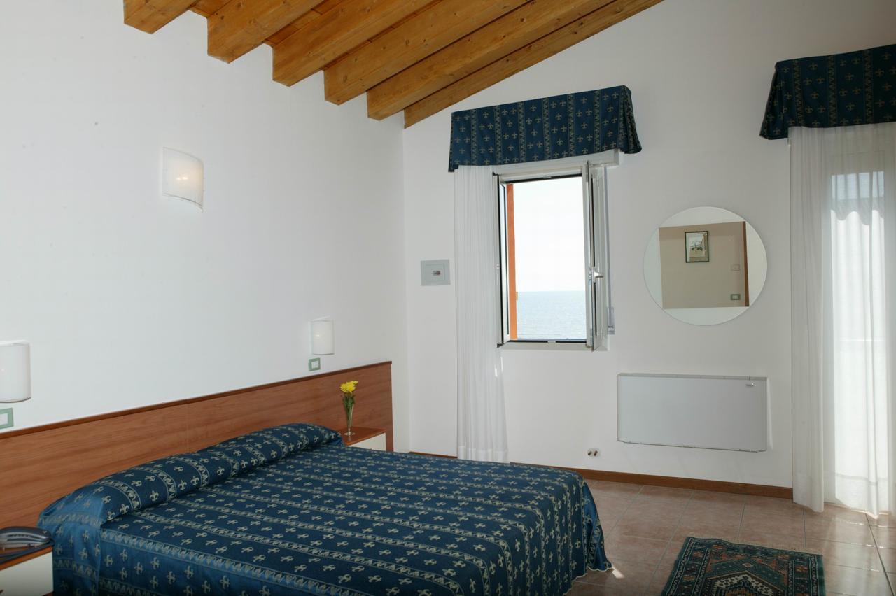 Hotel Ca' D'Oro กาออร์เล ภายนอก รูปภาพ
